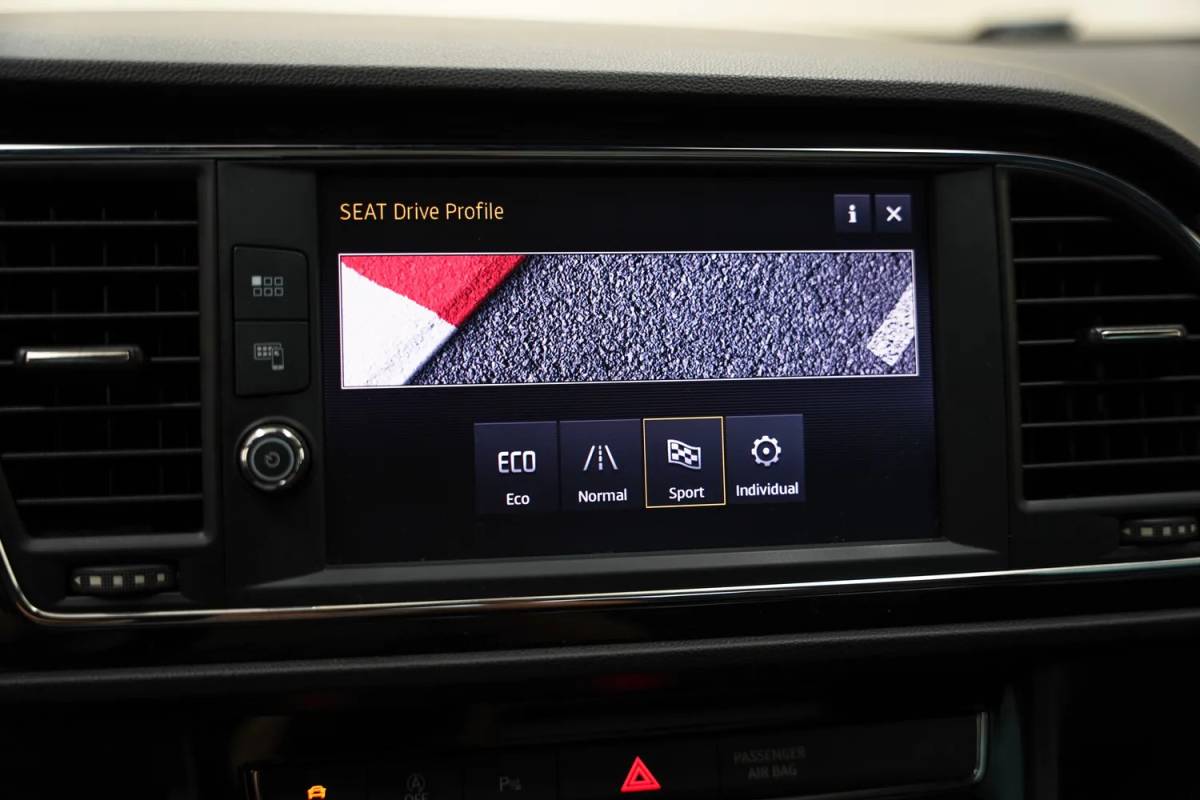 SEAT Leon Seat Leon 1.4 EcoTSI FR Aut Business Intense [ Panoramadak Beats Adapt cruise Carplay  ]