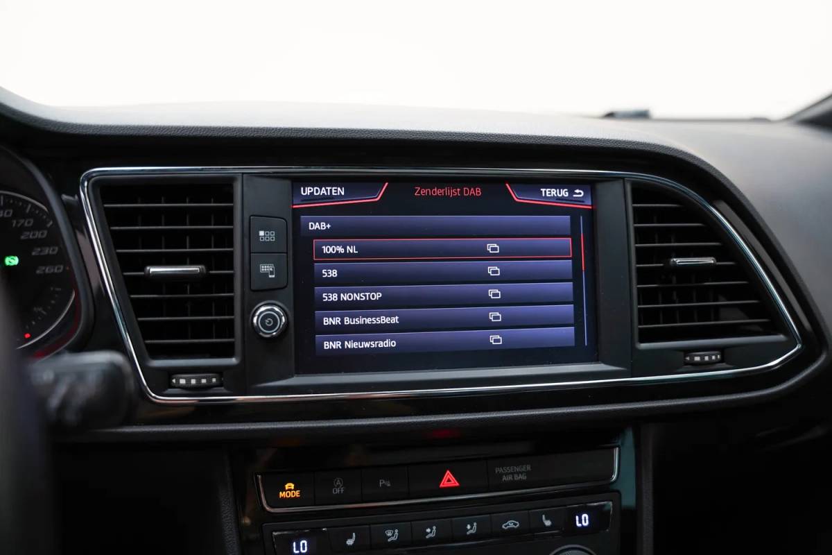 SEAT Leon Seat Leon 1.4 EcoTSI FR Aut Business Intense [ Panoramadak Beats Adapt cruise Carplay  ]