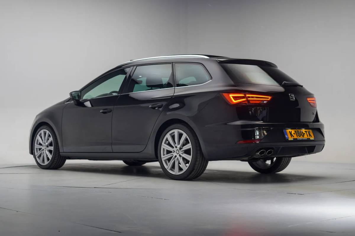 SEAT Leon Seat Leon 1.4 EcoTSI FR Aut Business Intense [ Panoramadak Beats Adapt cruise Carplay  ]