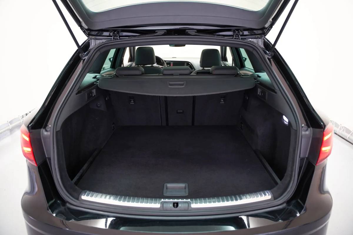 SEAT Leon Seat Leon 1.4 EcoTSI FR Aut Business Intense [ Panoramadak Beats Adapt cruise Carplay  ]