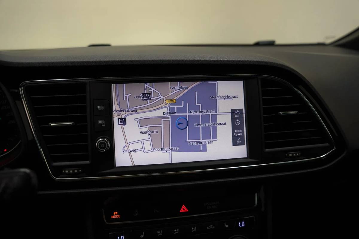 SEAT Leon Seat Leon 1.4 EcoTSI FR Aut Business Intense [ Panoramadak Beats Adapt cruise Carplay  ]