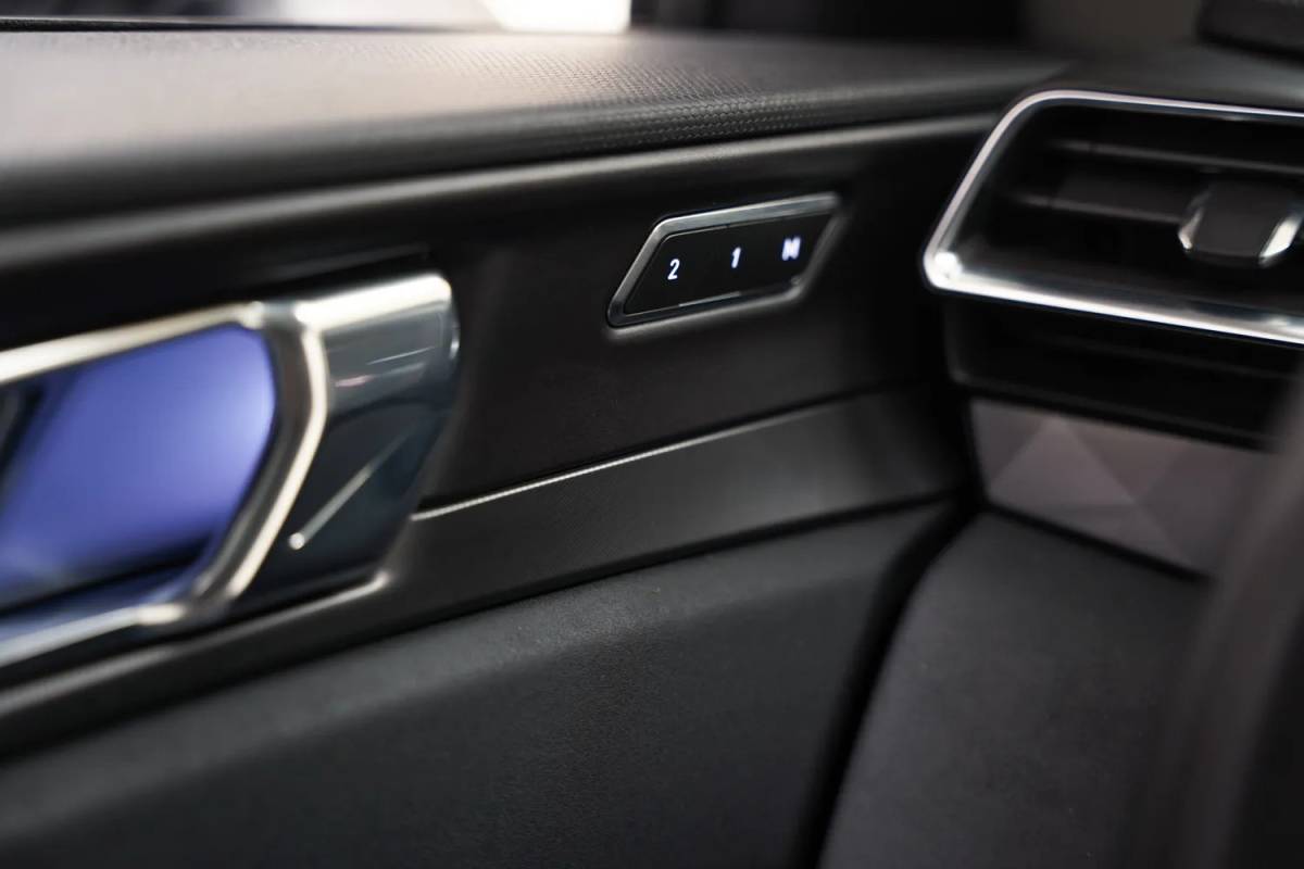 Lynk & Co 01 Lynk & Co 01 1.5 PHEV 6,6 kWh [ Pano Navi 360°cam Infinity-audio ]