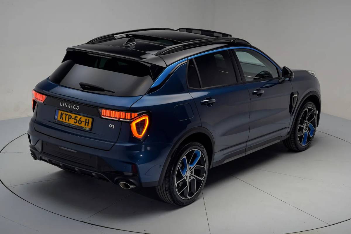 Lynk & Co 01 Lynk & Co 01 1.5 PHEV 6,6 kWh [ Pano Navi 360°cam Infinity-audio ]