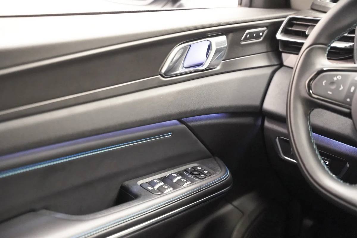 Lynk & Co 01 Lynk & Co 01 1.5 PHEV 6,6 kWh [ Pano Navi 360°cam Infinity-audio ]