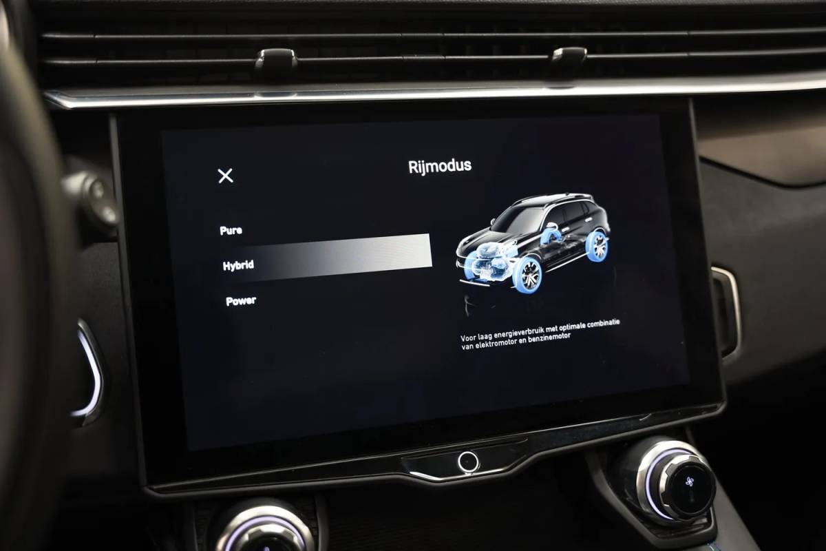 Lynk & Co 01 Lynk & Co 01 1.5 PHEV 6,6 kWh [ Pano Navi 360°cam Infinity-audio ]
