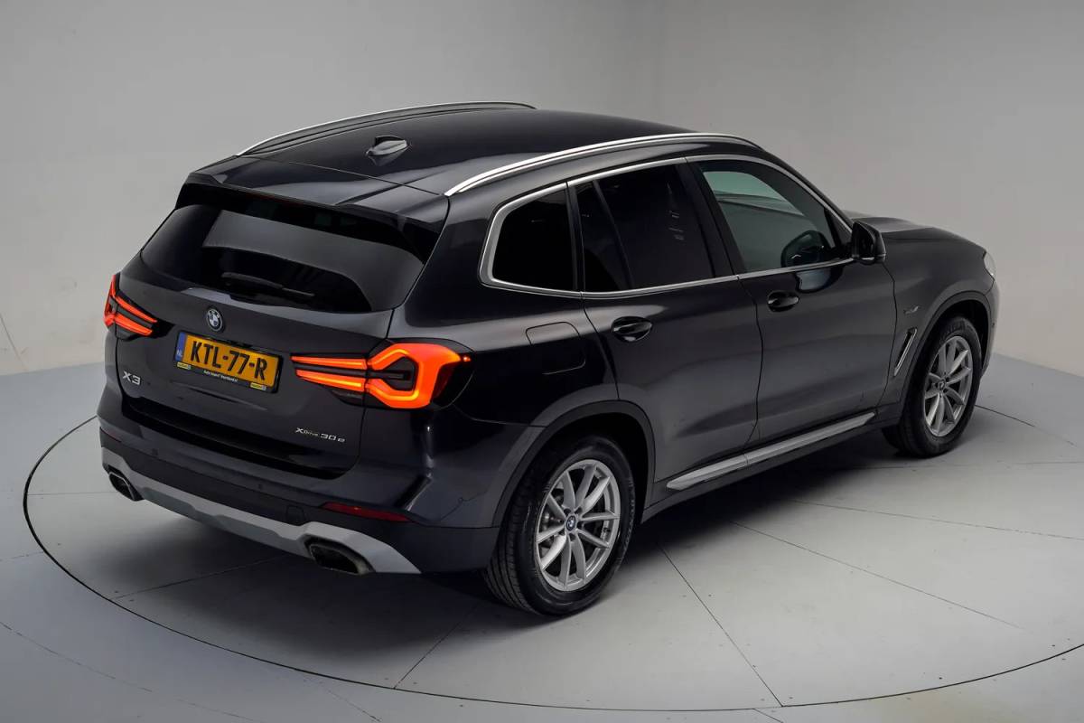 BMW X3 BMW X3 xDrive30e Executive [ LED Camera Leder Sportstoelen Stoelverwarming ]