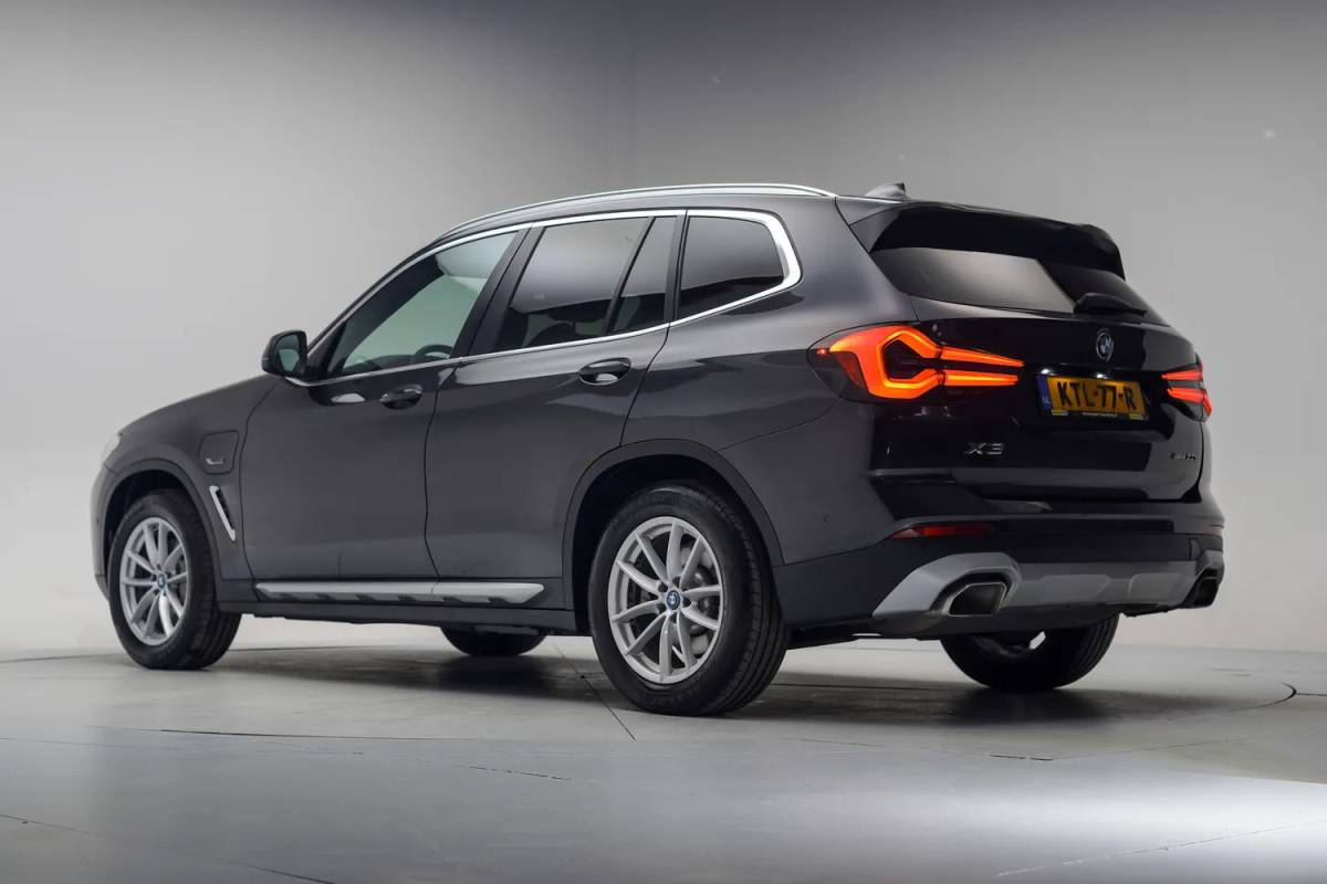 BMW X3 BMW X3 xDrive30e Executive [ LED Camera Leder Sportstoelen Stoelverwarming ]