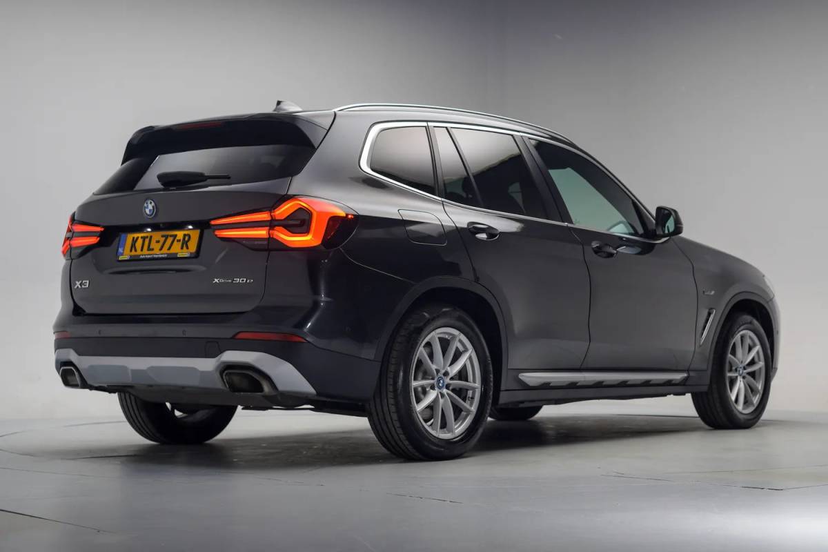 BMW X3 BMW X3 xDrive30e Executive [ LED Camera Leder Sportstoelen Stoelverwarming ]