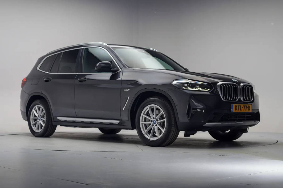 BMW X3 BMW X3 xDrive30e Executive [ LED Camera Leder Sportstoelen Stoelverwarming ]