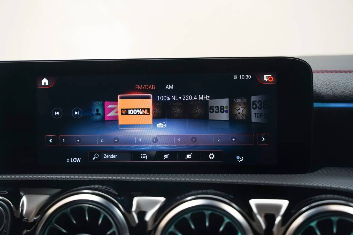 Mercedes-Benz CLA Mercedes-Benz CLA-Klasse 250e AMG Line Night [ Sfeerlicht Widescreen Navi Camera Stoelverwarming ]