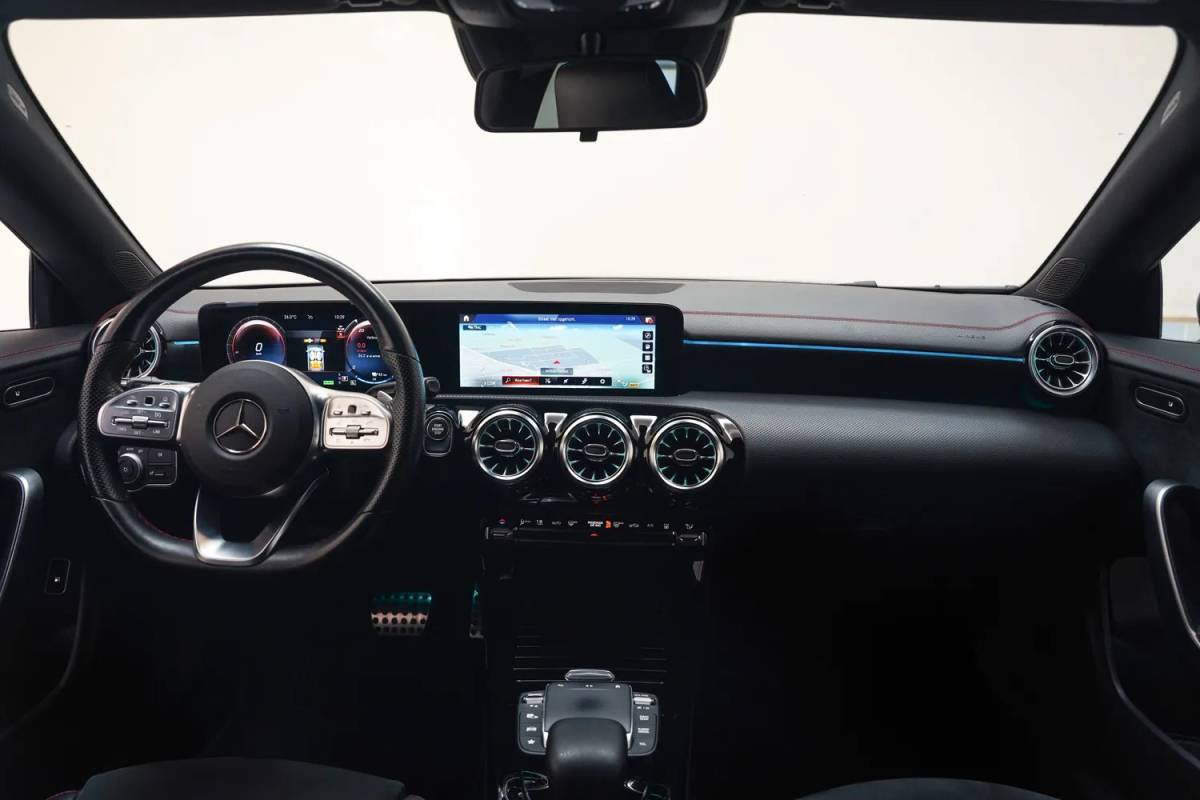 Mercedes-Benz CLA Mercedes-Benz CLA-Klasse 250e AMG Line Night [ Sfeerlicht Widescreen Navi Camera Stoelverwarming ]