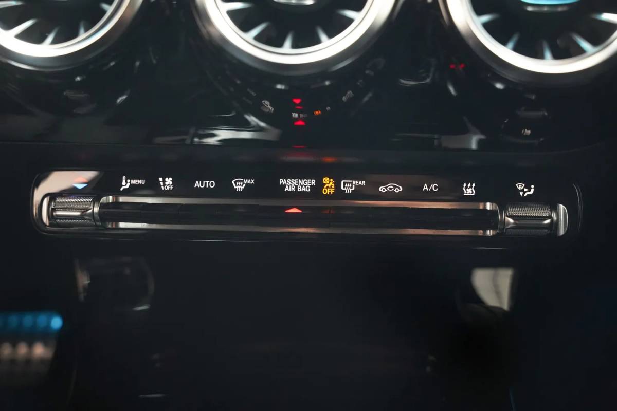 Mercedes-Benz CLA Mercedes-Benz CLA-Klasse 250e AMG Line Night [ Sfeerlicht Widescreen Navi Camera Stoelverwarming ]