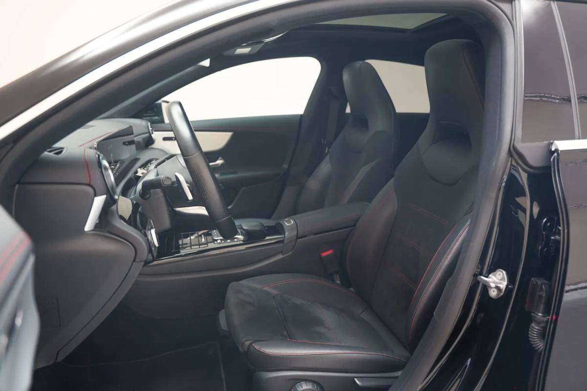 Mercedes-Benz CLA Mercedes-Benz CLA-Klasse 250e AMG Line Aut. [ Panoramadak Adapt.cruise Sfeerverlichting ]