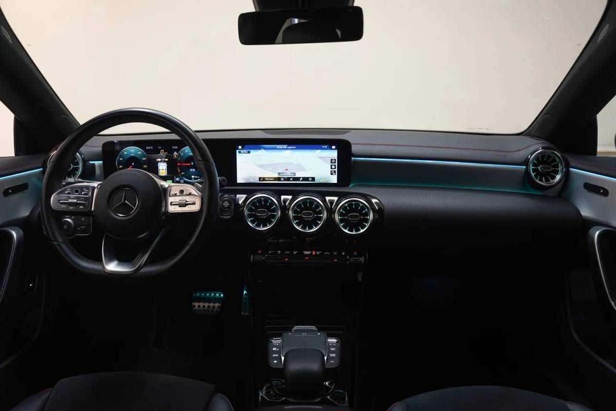Mercedes-Benz CLA Mercedes-Benz CLA-Klasse 250e AMG Line Aut. [ Panoramadak Adapt.cruise Sfeerverlichting ]