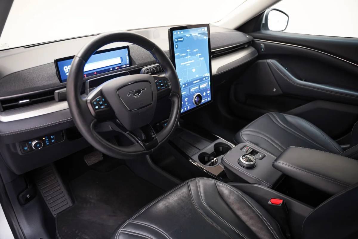 Ford Mustang Mach-E Ford Mustang Mach-E Mustang Mach-E – RWD 75 kWh [ Adapt. cruise Clima LED B&O ]
