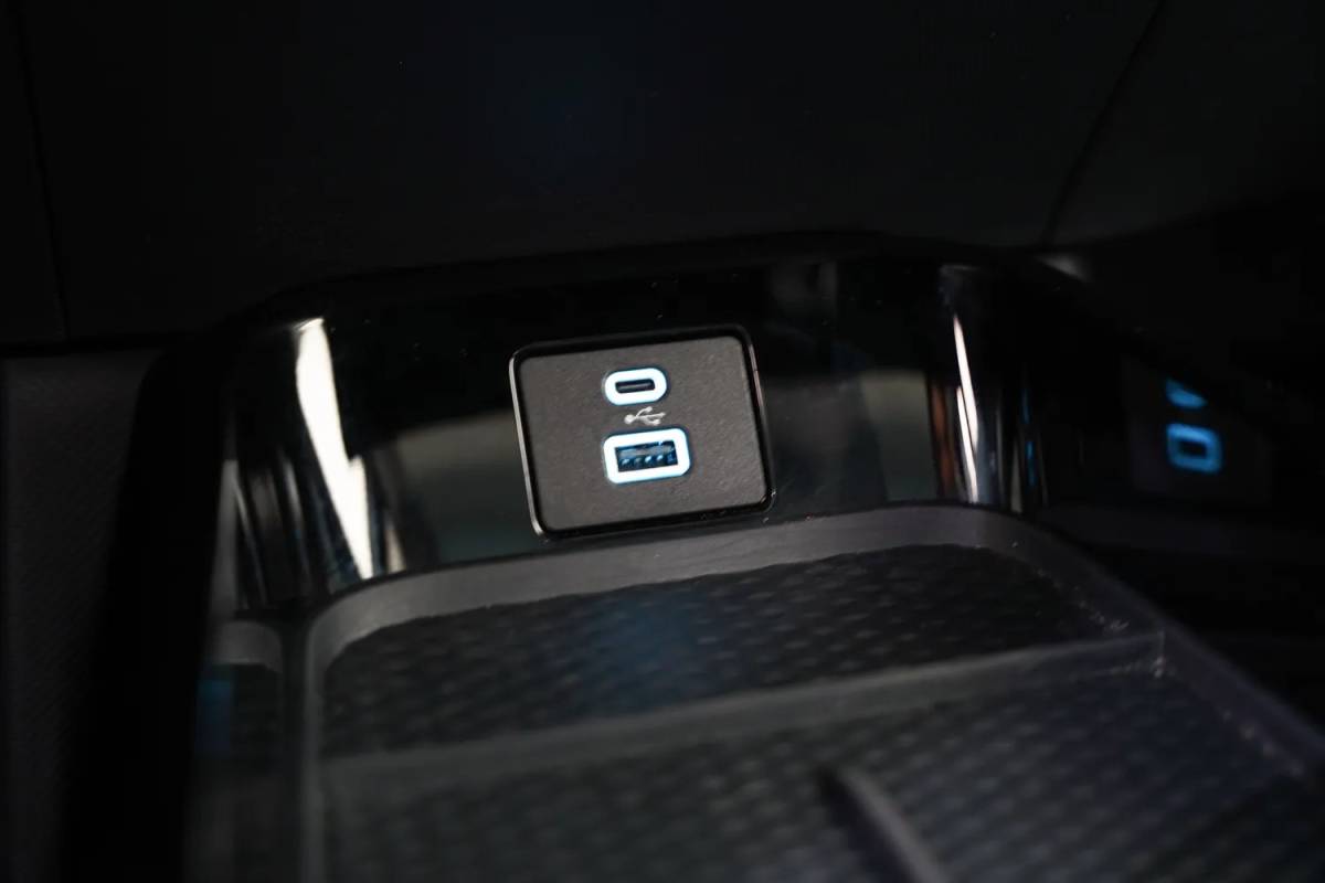 Ford Mustang Mach-E Ford Mustang Mach-E Mustang Mach-E – RWD 75 kWh [ Adapt. cruise Clima LED B&O ]