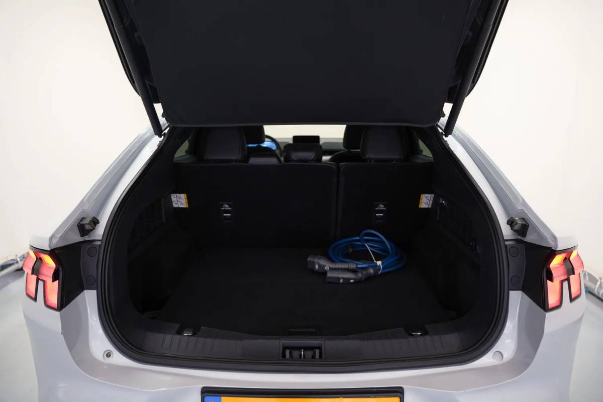 Ford Mustang Mach-E Ford Mustang Mach-E Mustang Mach-E – RWD 75 kWh [ Adapt. cruise Clima LED B&O ]