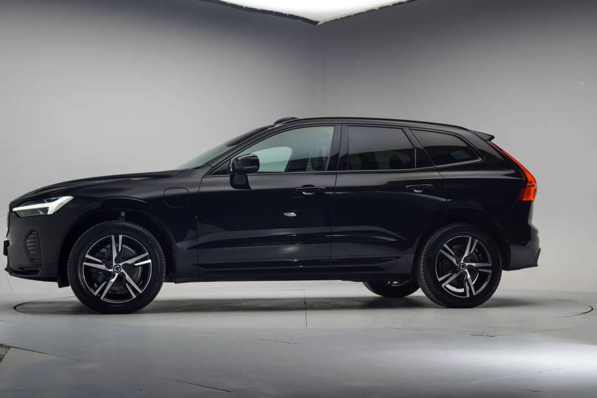 Volvo XC60 Volvo XC60 T6 R-Design FACELIFT Aut. [ Panoramadak H/K Camera Trekhaak ]