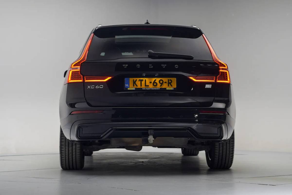 Volvo XC60 Volvo XC60 T6 R-Design FACELIFT Aut. [ Panoramadak H/K Camera Trekhaak ]