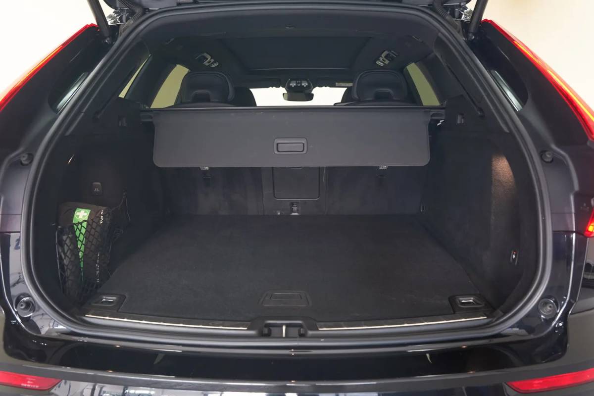 Volvo XC60 Volvo XC60 T6 R-Design FACELIFT Aut. [ Panoramadak H/K Camera Trekhaak ]
