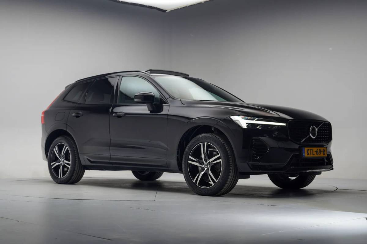 Volvo XC60 Volvo XC60 T6 R-Design FACELIFT Aut. [ Panoramadak H/K Camera Trekhaak ]