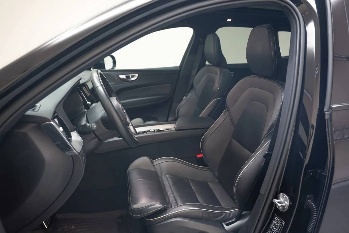 Volvo XC60 Volvo XC60 T6 R-Design FACELIFT Aut. [ Panoramadak H/K Camera Trekhaak ]