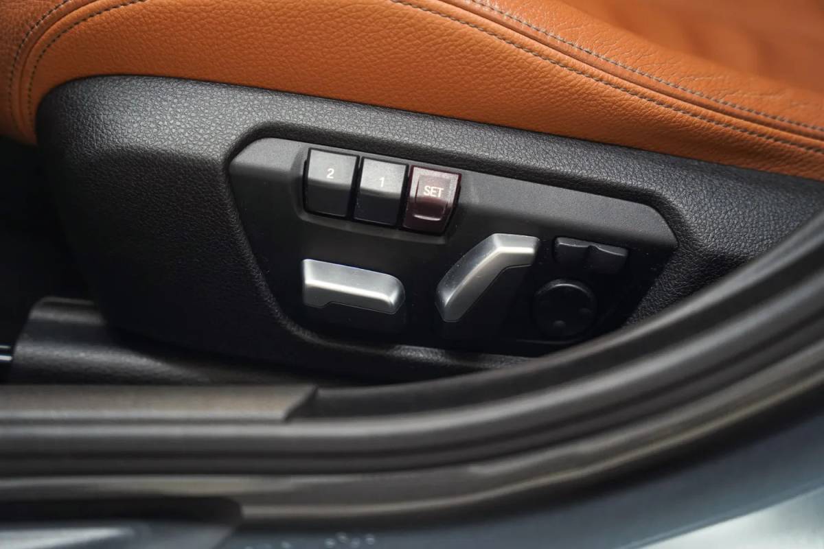 BMW 3 Serie BMW 3-serie GT 320i High Executive Aut. [ Panorama Adapt.cruise Leder Head-up ]