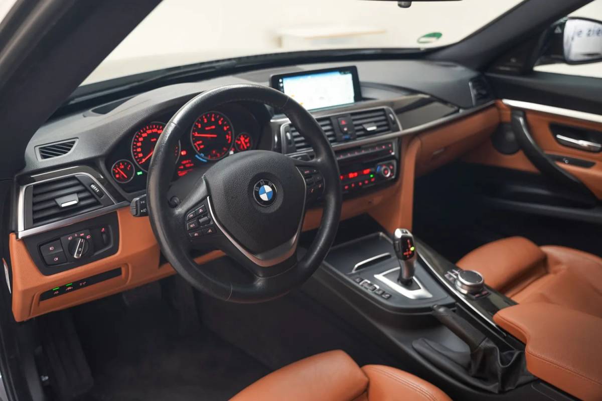 BMW 3 Serie BMW 3-serie GT 320i High Executive Aut. [ Panorama Adapt.cruise Leder Head-up ]