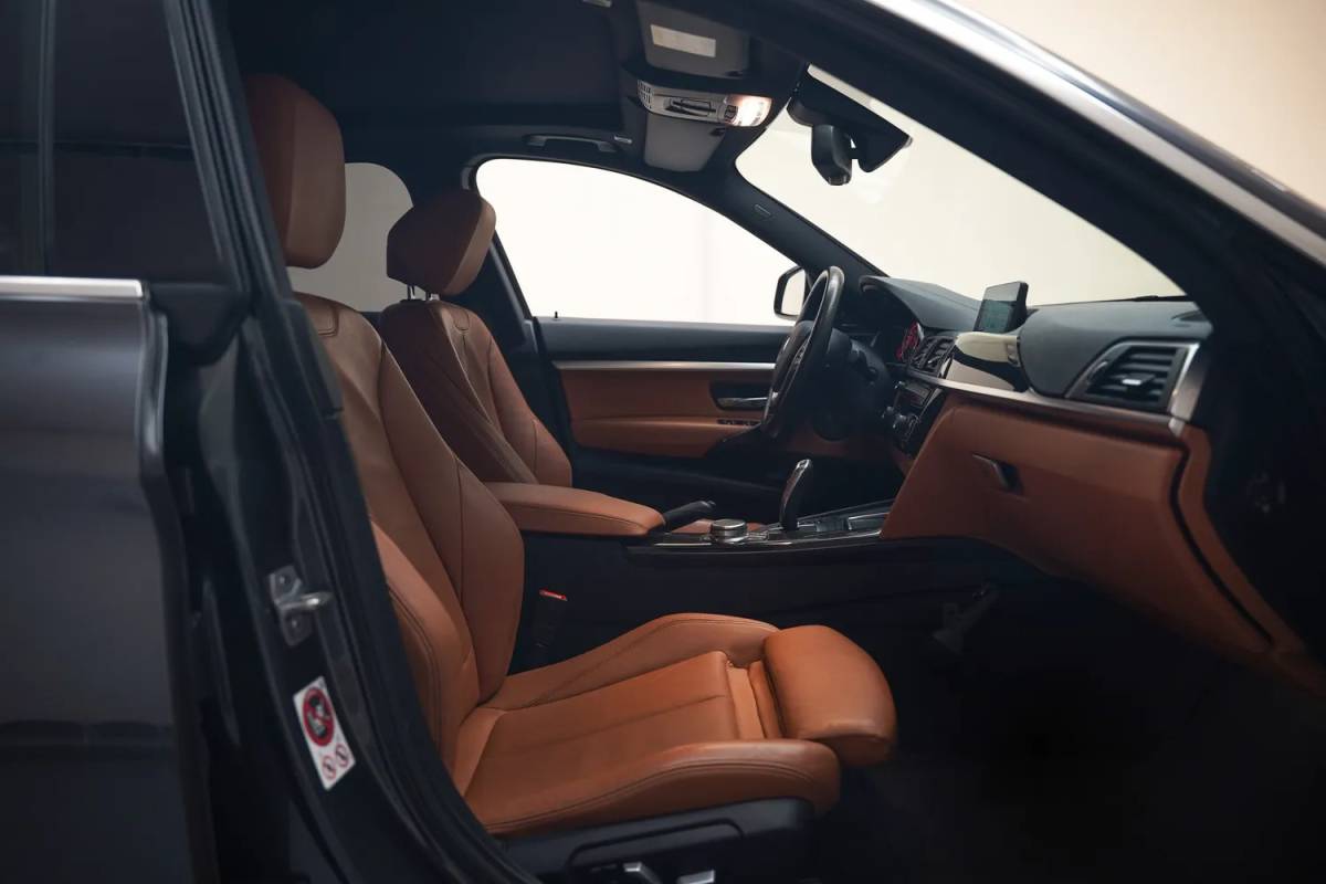 BMW 3 Serie BMW 3-serie GT 320i High Executive Aut. [ Panorama Adapt.cruise Leder Head-up ]