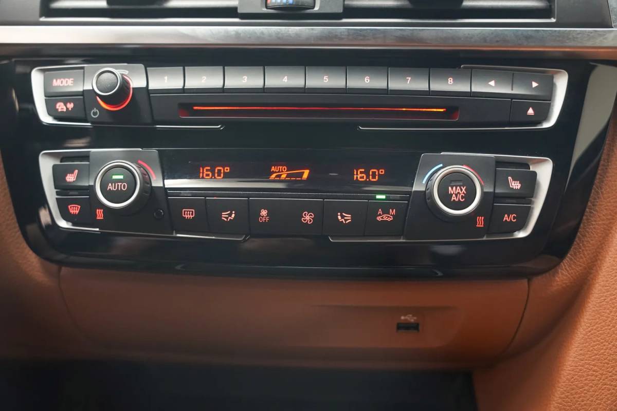 BMW 3 Serie BMW 3-serie GT 320i High Executive Aut. [ Panorama Adapt.cruise Leder Head-up ]