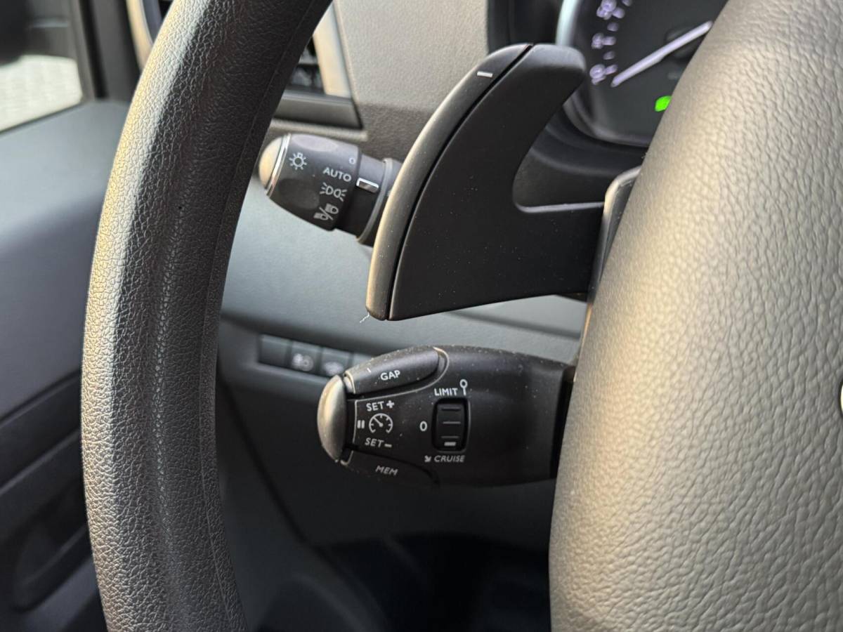 Peugeot Expert Peugeot Expert 2.0 123pk Standard Premium Carplay/Adapt.Cruise/Camera/Navi/Head-up