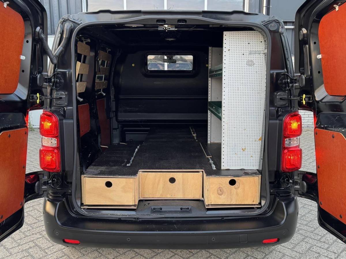 Peugeot Expert Peugeot Expert 2.0 123pk Standard Premium Carplay/Adapt.Cruise/Camera/Navi/Head-up