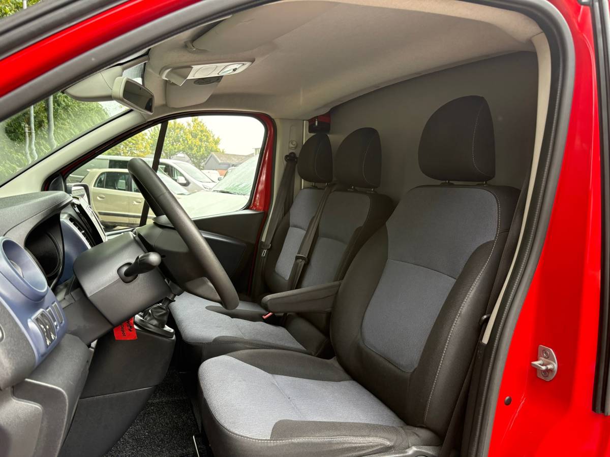 Opel Vivaro Opel Vivaro 1.6 CDTI L1H1 Sport|NAP|*Dubbele schuifdeur*airco|cruise|achteruitrijcamera|navi|bluetooth|parkeersensoren|EURO6