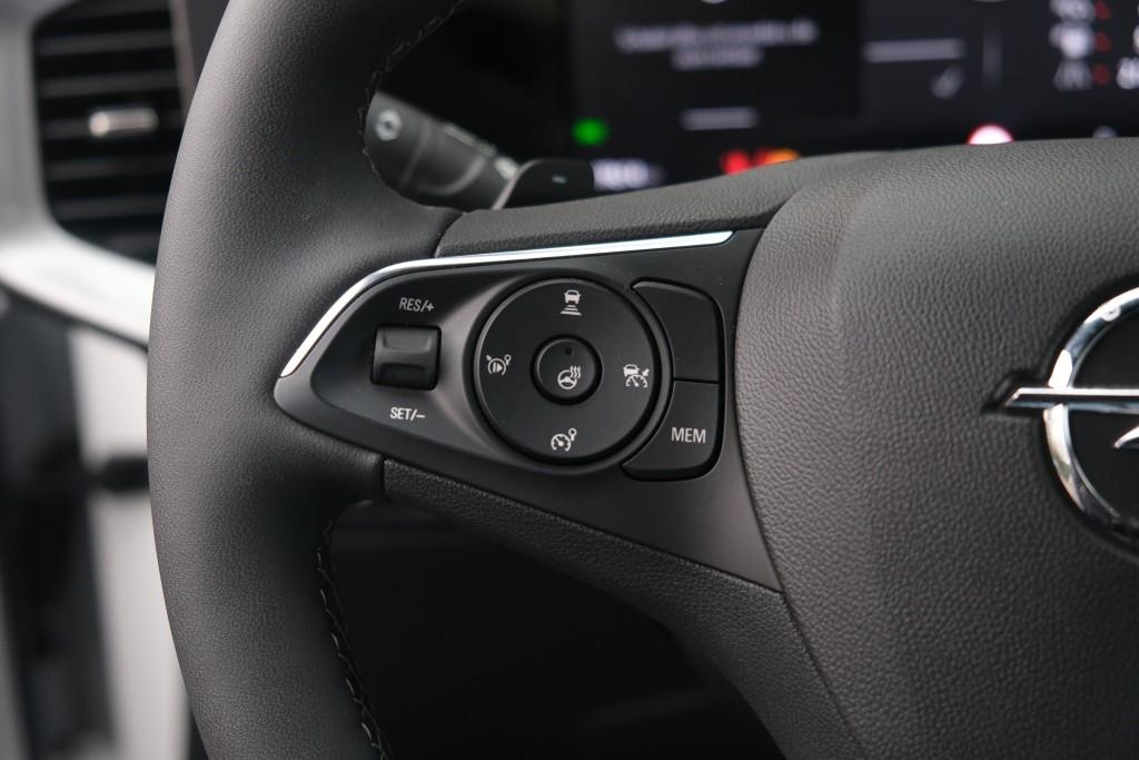 Opel Mokka Opel Mokka 1.2 Turbo 130pk EAT8 Ultimate | App Connect | Climate | Adaptive Cruise | Keyless | Camera | Blind Spot | Winter Pakket