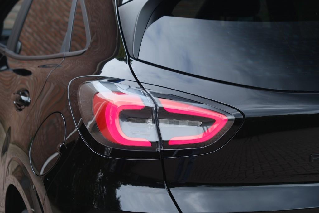 Ford Puma Ford Puma 1.0 EcoBoost Hybrid 155pk Aut. ST-Line X | Navi | App Connect | Adaptive Cruise | Full LED | Elektrische Achterklep | B&O Audio | Camera | Winter Pakket