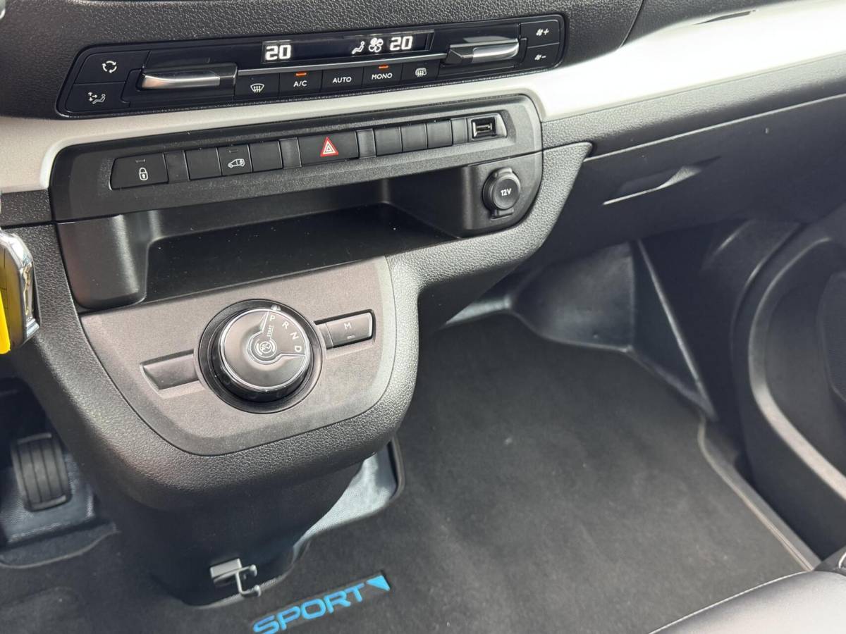 Peugeot Expert Peugeot Expert 2.0 180pk Standard Sport Trekhaak/Carplay/Camera/Headup/Leder/Xenon/Adapt.Cruise