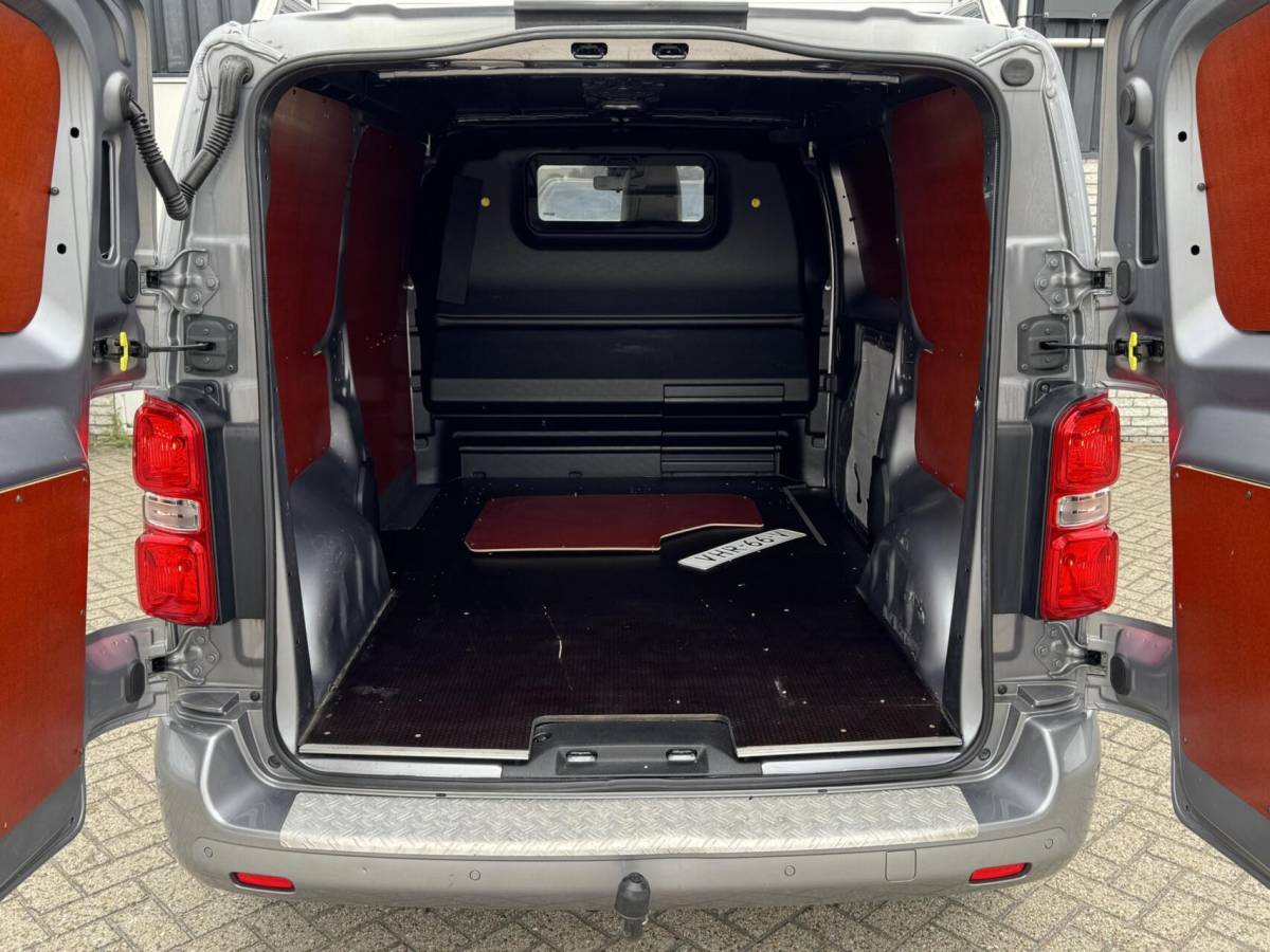 Peugeot Expert Peugeot Expert 2.0 180pk Standard Sport Trekhaak/Carplay/Camera/Headup/Leder/Xenon/Adapt.Cruise