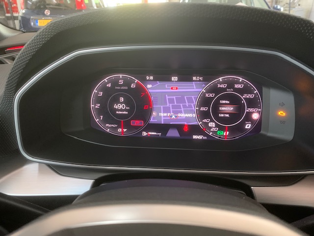 SEAT Leon SEAT Leon 1.5 eTSI FR Business Intense, panoramadak, wegklapbare trekhaak .