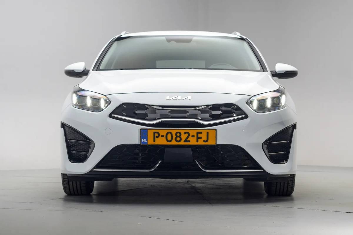 Kia Ceed Sportswagon Kia Ceed SPORTSWAGON 1.6 GDi PHEV DynamicPlusLine Aut. [ Adapt.cruise Camera Stoelverwarming ]
