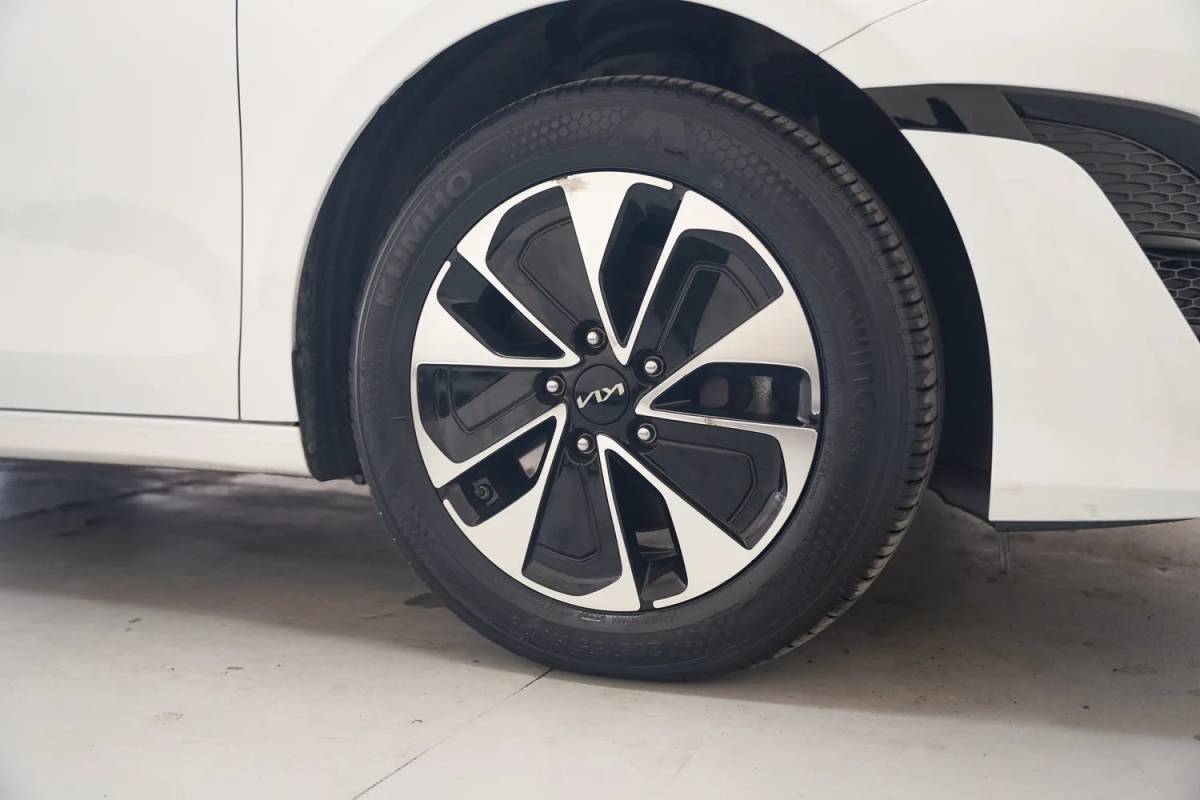 Kia Ceed Sportswagon Kia Ceed SPORTSWAGON 1.6 GDi PHEV DynamicPlusLine Aut. [ Adapt.cruise Camera Stoelverwarming ]