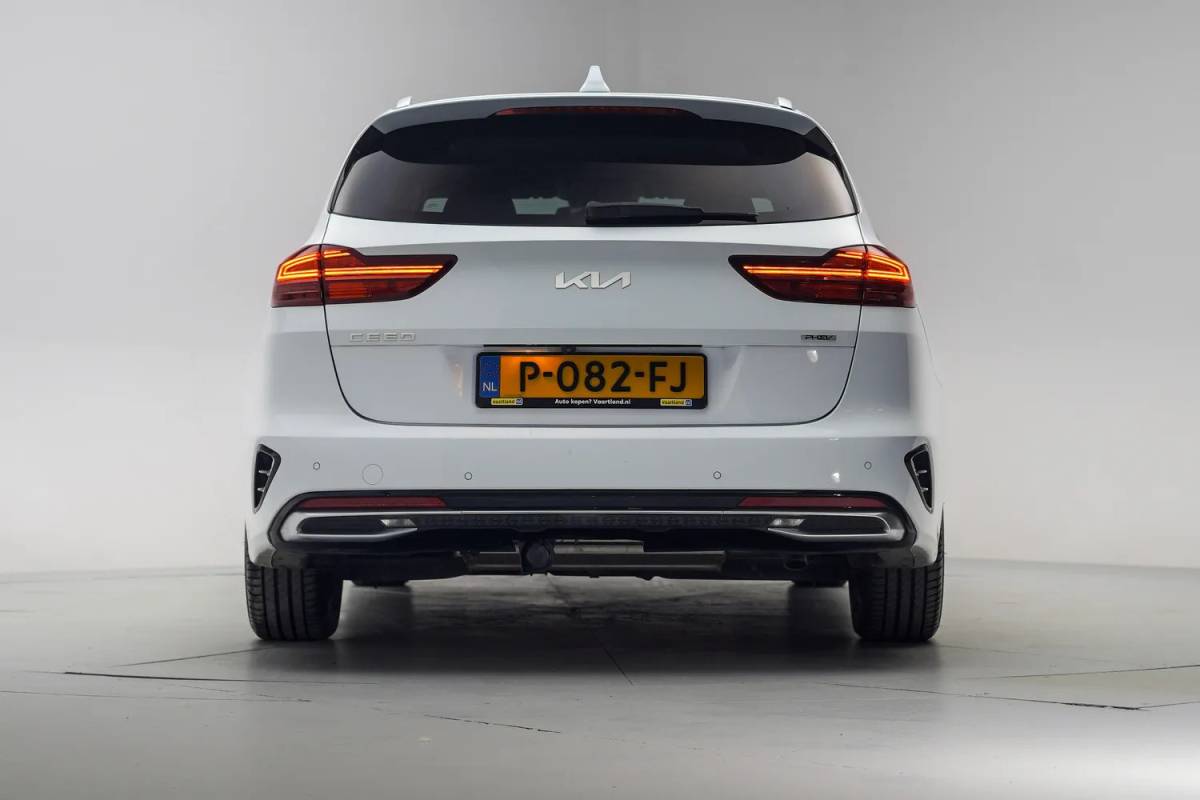 Kia Ceed Sportswagon Kia Ceed SPORTSWAGON 1.6 GDi PHEV DynamicPlusLine Aut. [ Adapt.cruise Camera Stoelverwarming ]