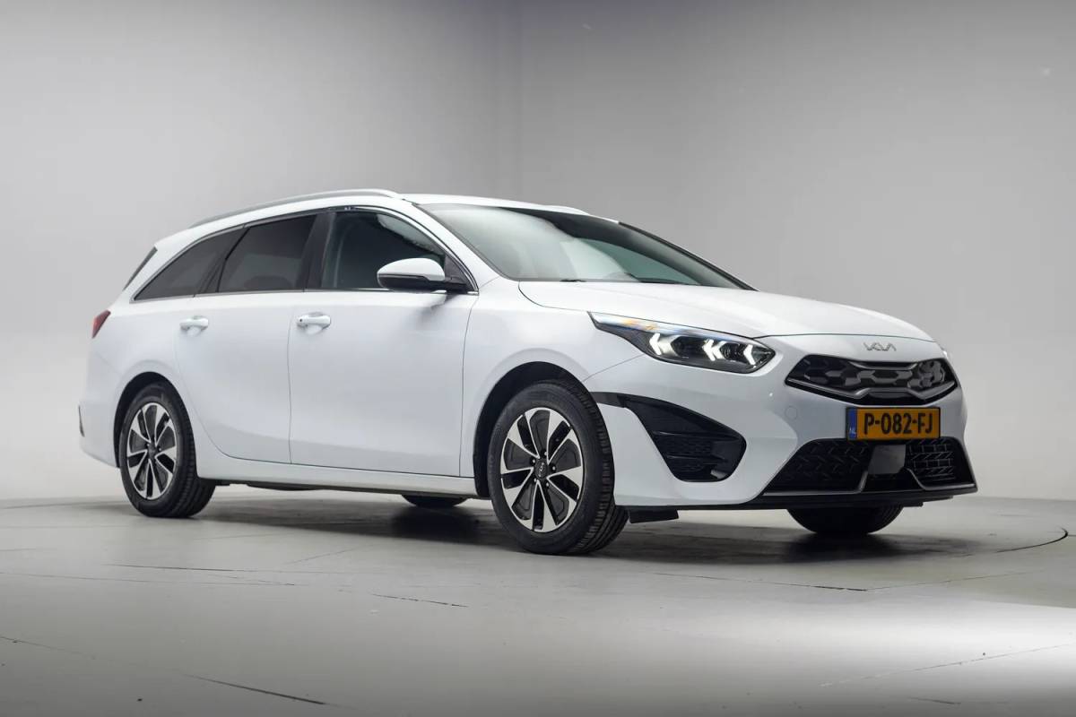 Kia Ceed Sportswagon Kia Ceed SPORTSWAGON 1.6 GDi PHEV DynamicPlusLine Aut. [ Adapt.cruise Camera Stoelverwarming ]