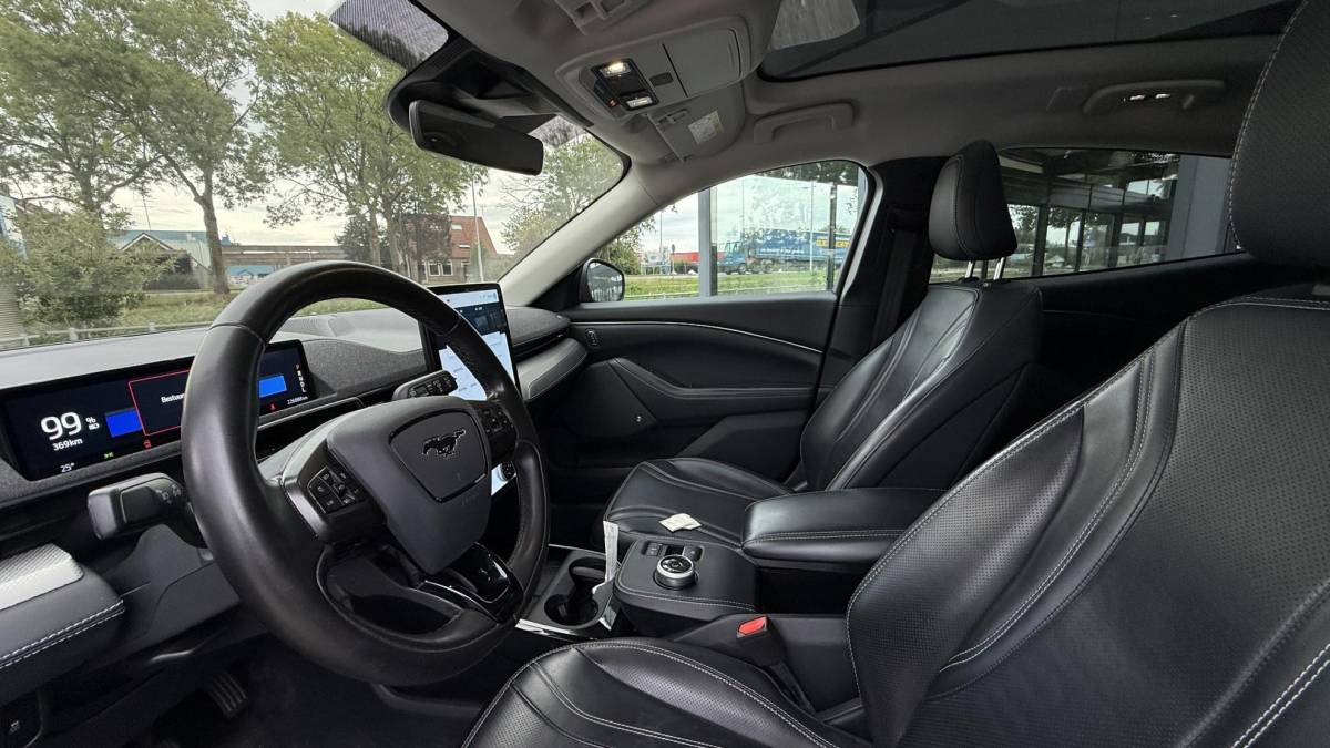 Ford Mustang Mach-E Ford Mustang Mach-E Aut. 75kwh Technolodgy Plus SoH 92% | Trekhaak | Panorama | Leder