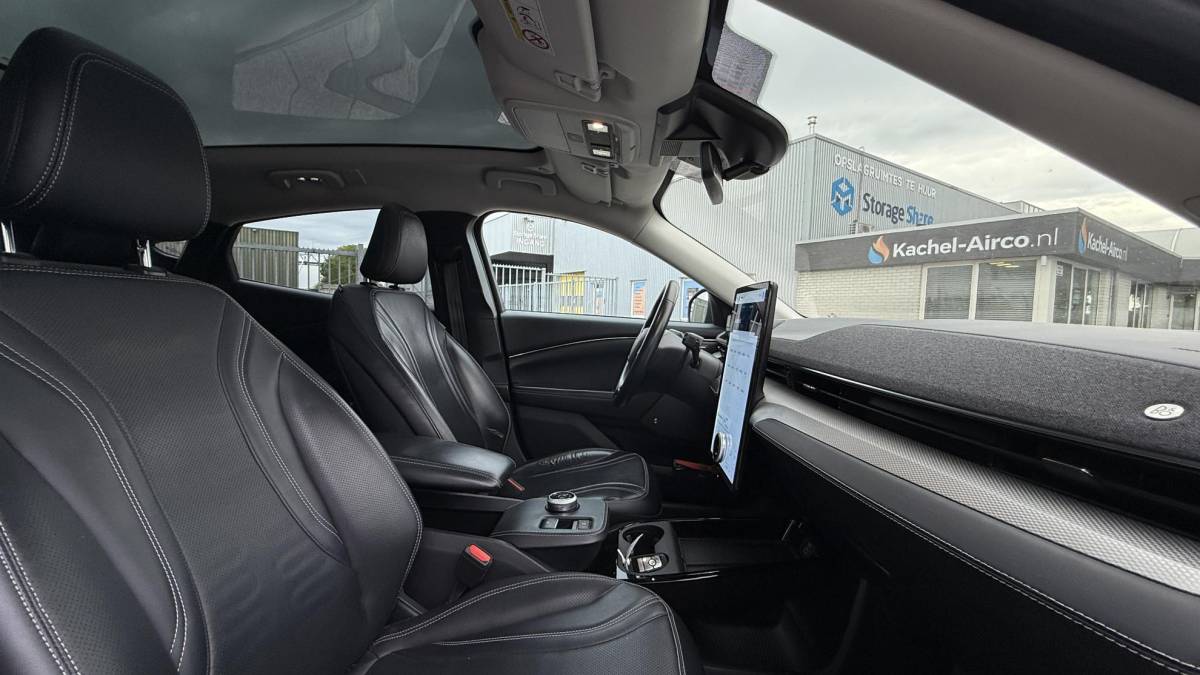 Ford Mustang Mach-E Ford Mustang Mach-E Aut. 75kwh Technolodgy Plus SoH 92% | Trekhaak | Panorama | Leder