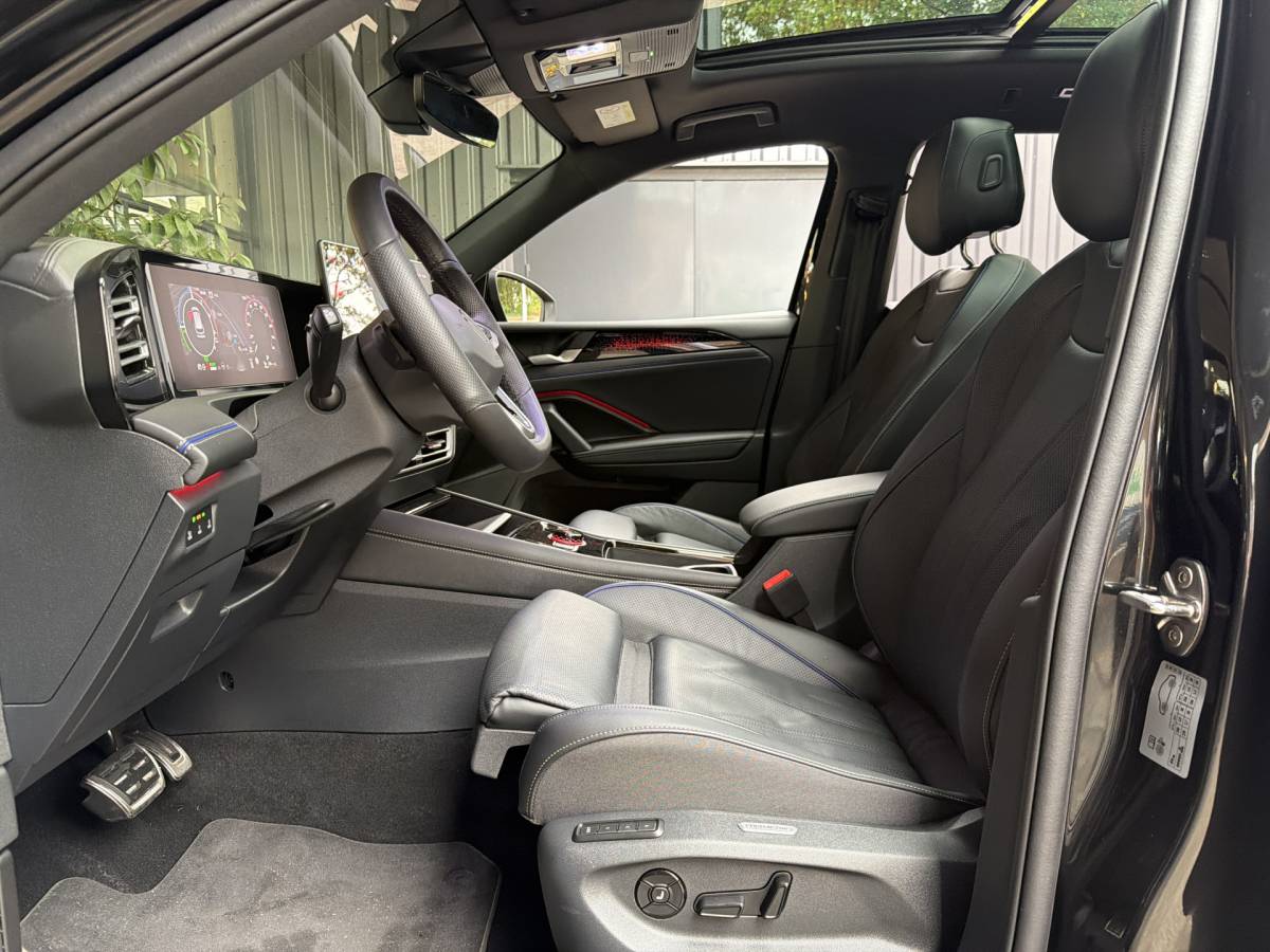 Volkswagen Tiguan Volkswagen Tiguan 1.5 eHybrid 272PK DSG R-LINE SPORT LEDER/HARMAN-KARDON/PANORAMADAK