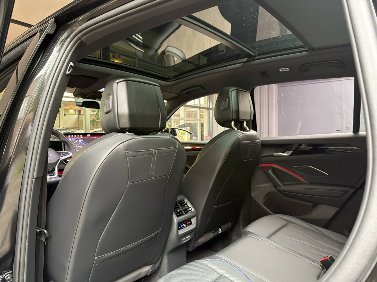 Volkswagen Tiguan Volkswagen Tiguan 1.5 eHybrid 272PK DSG R-LINE SPORT LEDER/HARMAN-KARDON/PANORAMADAK