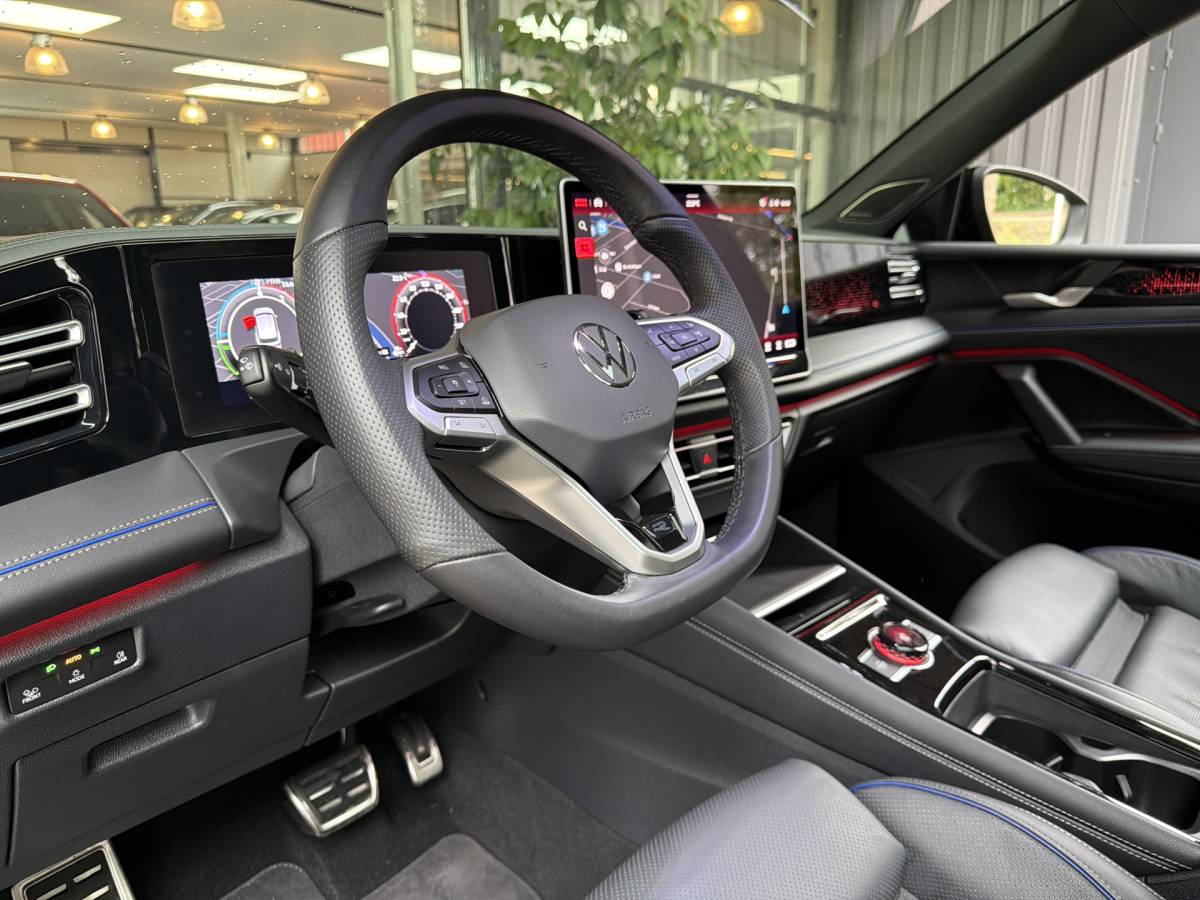 Volkswagen Tiguan Volkswagen Tiguan 1.5 eHybrid 272PK DSG R-LINE SPORT LEDER/HARMAN-KARDON/PANORAMADAK