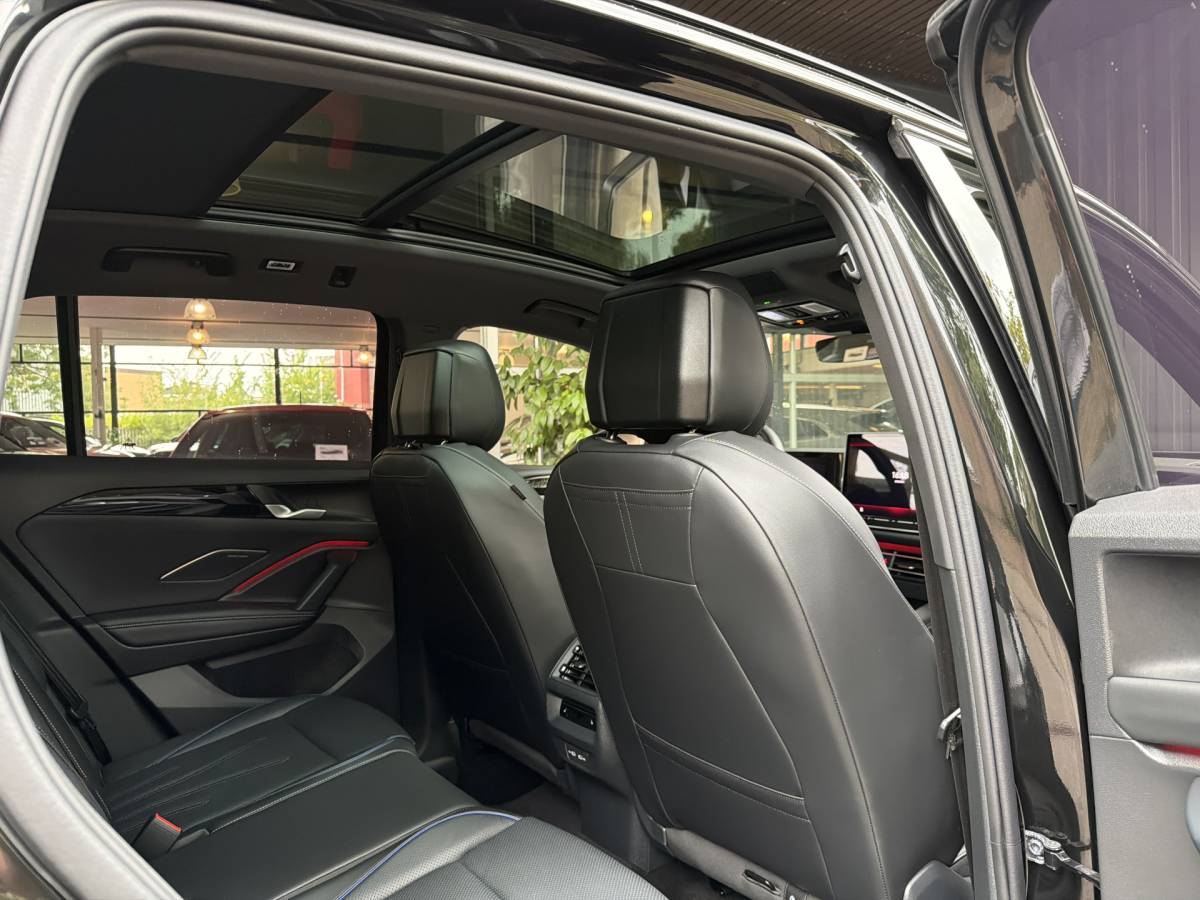Volkswagen Tiguan Volkswagen Tiguan 1.5 eHybrid 272PK DSG R-LINE SPORT LEDER/HARMAN-KARDON/PANORAMADAK