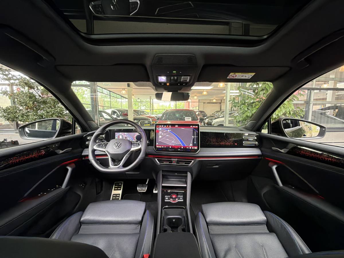 Volkswagen Tiguan Volkswagen Tiguan 1.5 eHybrid 272PK DSG R-LINE SPORT LEDER/HARMAN-KARDON/PANORAMADAK