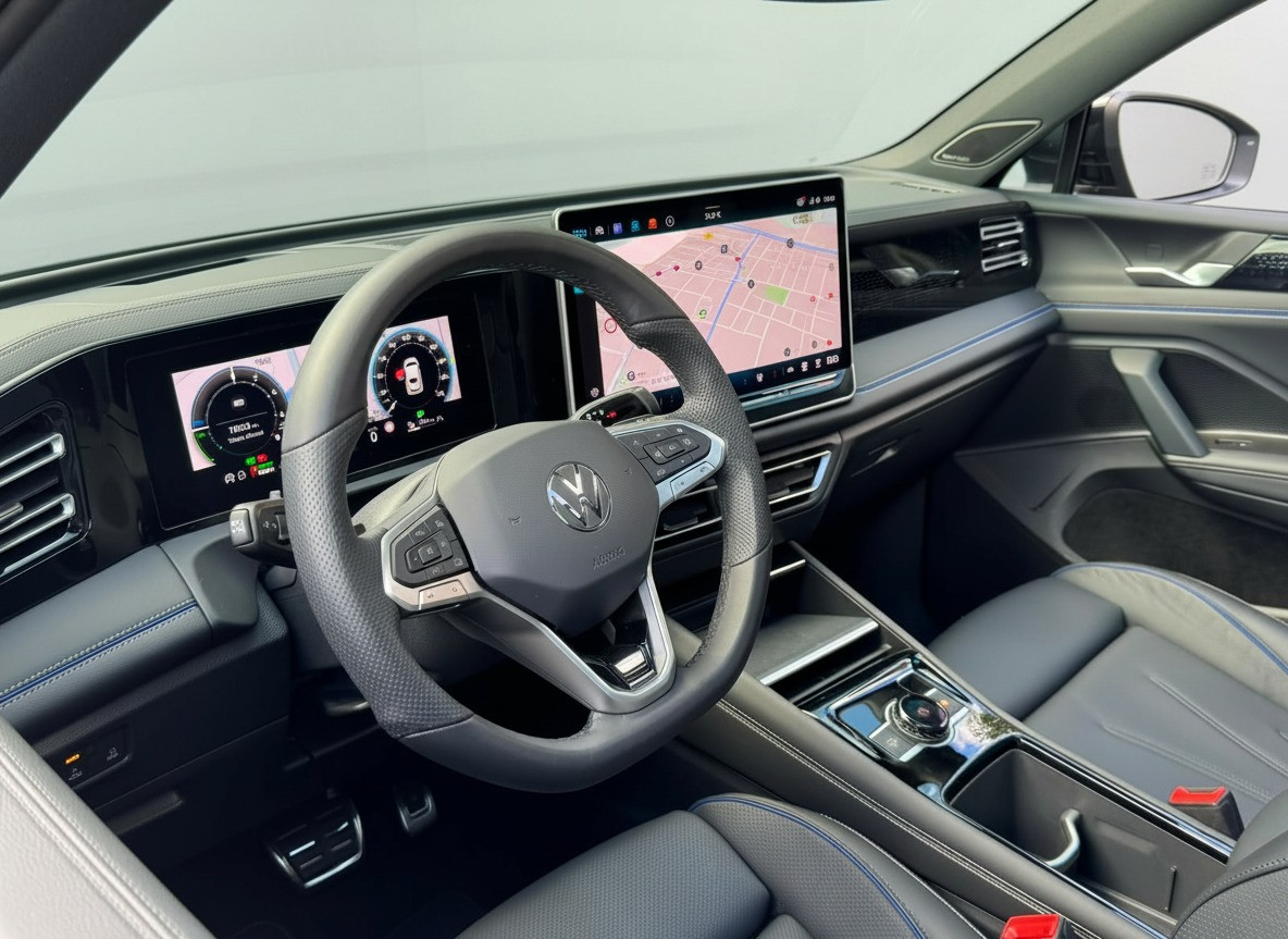 Volkswagen Tiguan Volkswagen Tiguan 1.5 eHybrid 272PK DSG R-LINE SPORT LEDER/HARMAN-KARDON/PANORAMADAK